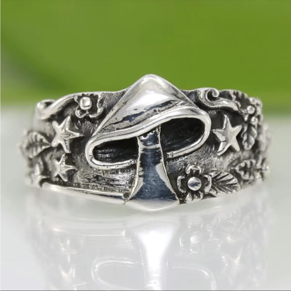 NWT Mushroom Ring